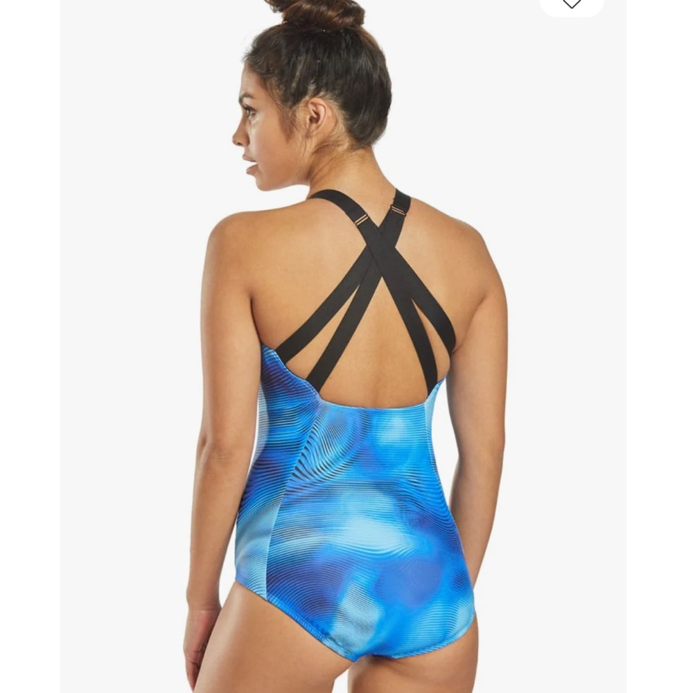 Nike Women's Shift Double Crossback One-Piece Swimsuit - Picture 3 of 8